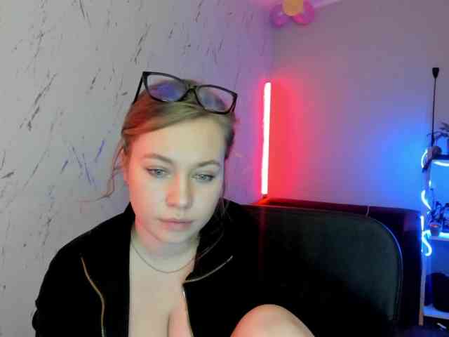 hollyBB webcam