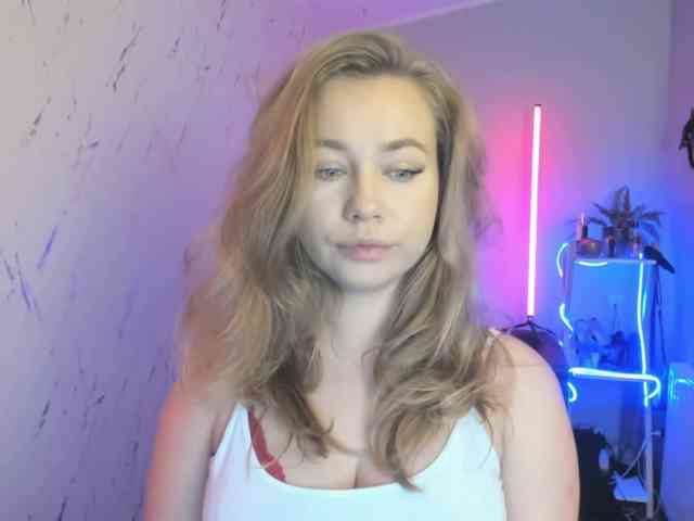 hollyBB webcam