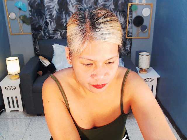 AthenaMoran's BongaCams show and profile