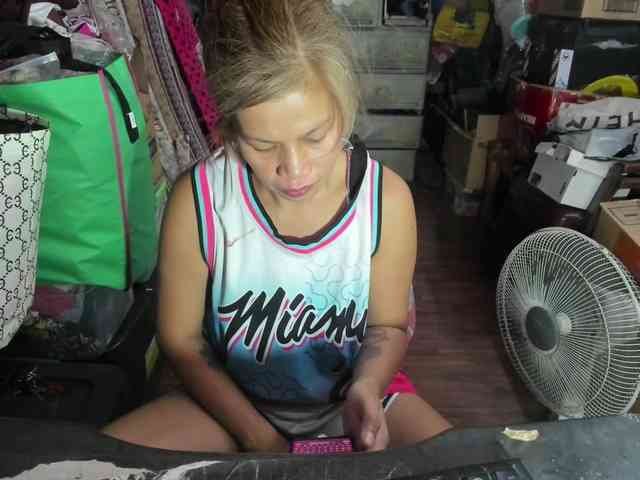 AthenaMoran webcam