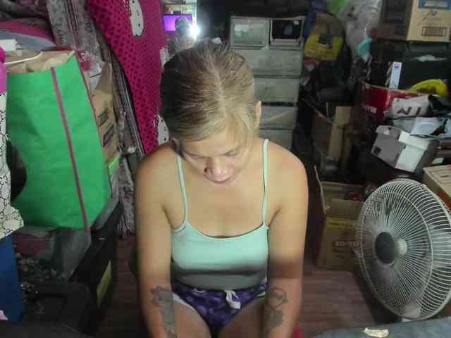 AthenaMoran webcam
