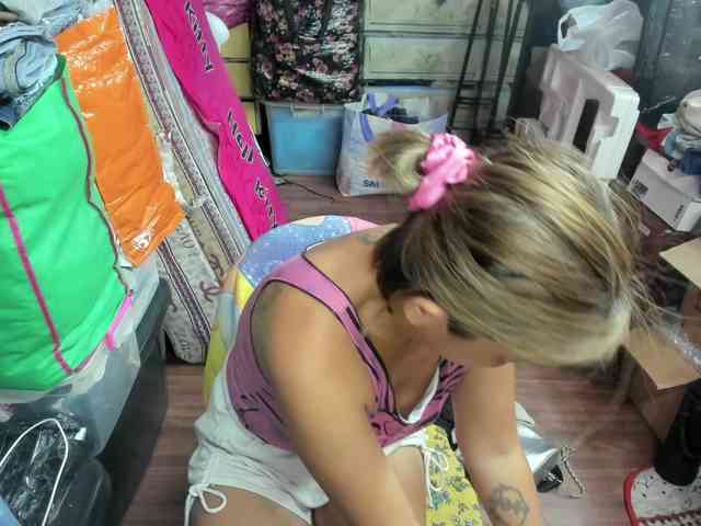 AthenaMoran webcam