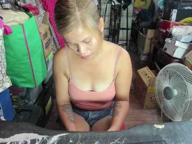 AthenaMoran webcam