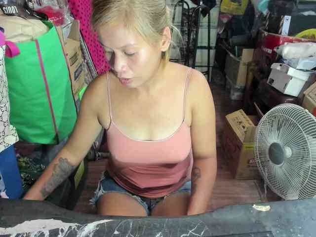 AthenaMoran webcam