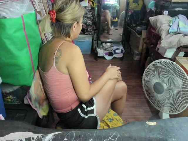 AthenaMoran webcam