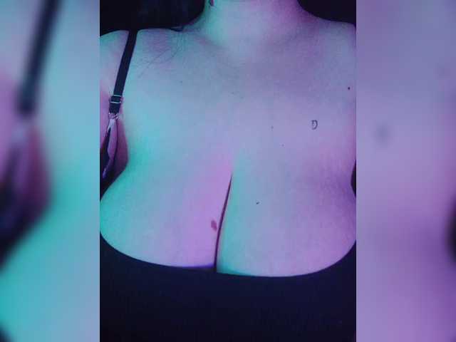 -Emma-'s BongaCams show and profile