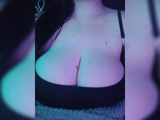 -Emma-'s BongaCams show and profile