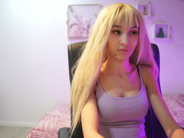 AmaiLiu's BongaCams show and profile