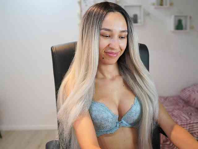 AmaiLiu webcam