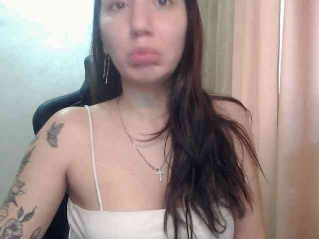 AlyaSia Live Webcam on BongaCams