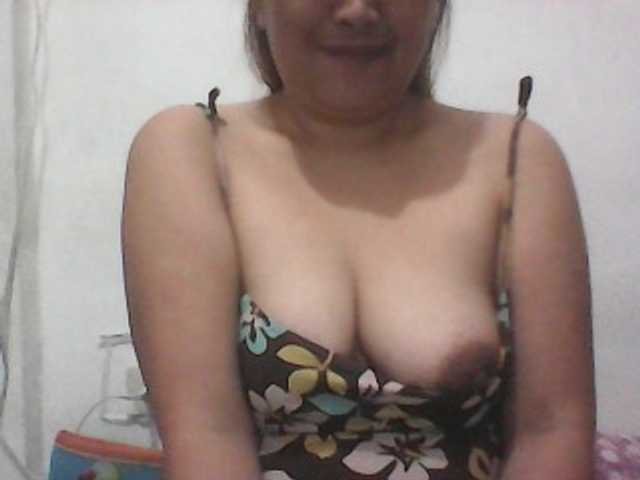 Kissmebabe143 webcam bongacams model stream image