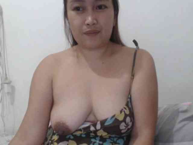 Kissmebabe143 webcam