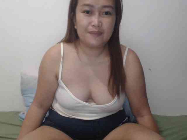 Kissmebabe143 webcam