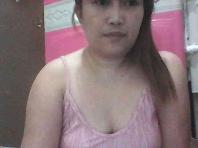 Kissmebabe143 webcam