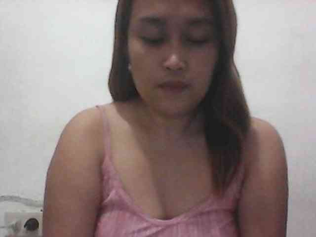 Kissmebabe143 webcam
