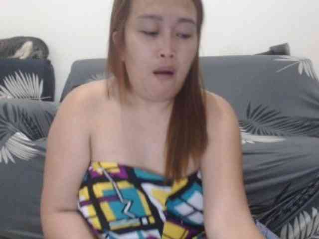 Kissmebabe143 webcam