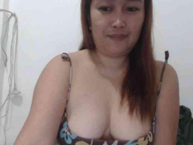 Kissmebabe143 webcam