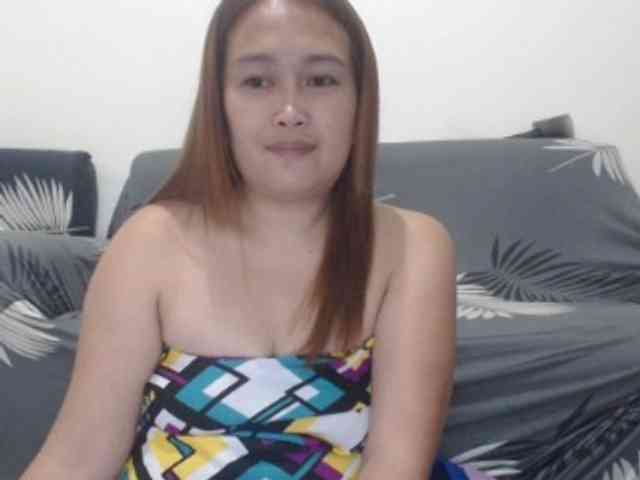 Kissmebabe143 webcam