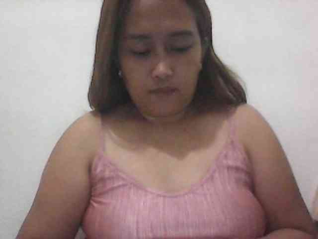 Kissmebabe143 webcam