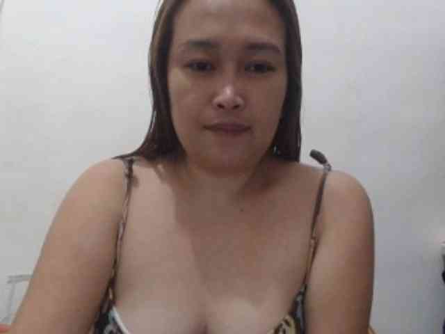 Kissmebabe143 webcam