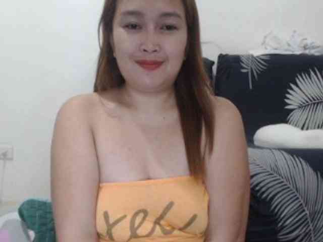 Kissmebabe143 webcam