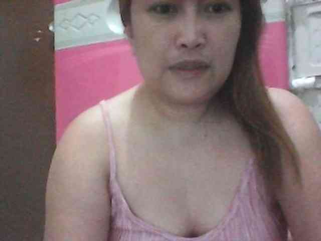 Kissmebabe143 webcam