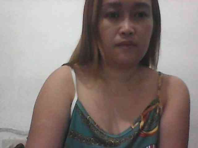 Kissmebabe143 webcam