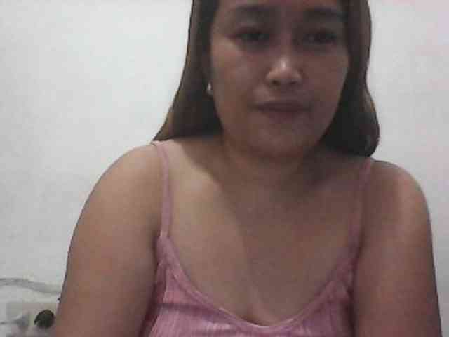 Kissmebabe143 webcam