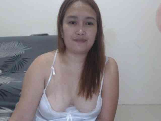 Kissmebabe143 webcam