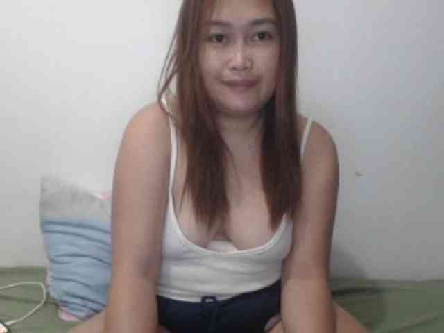 Kissmebabe143 webcam