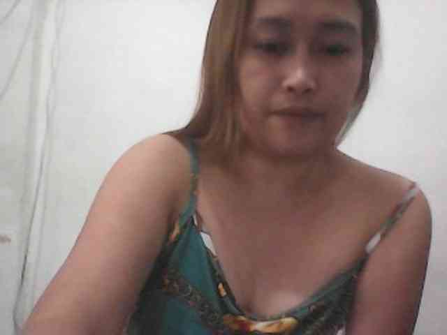 Kissmebabe143 webcam