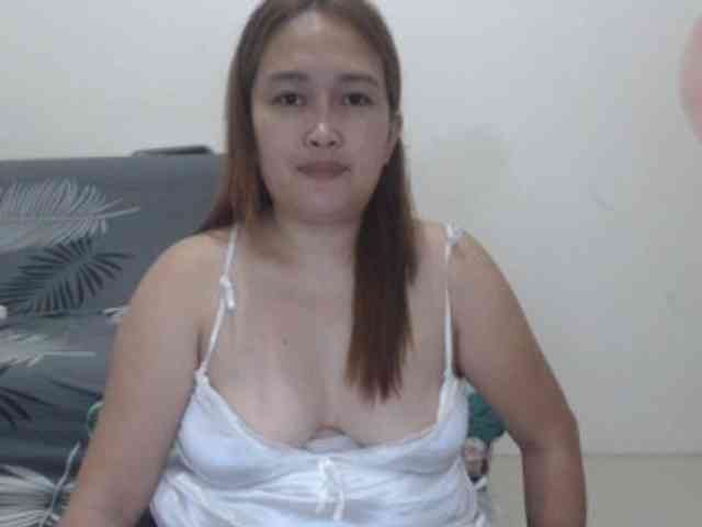 Kissmebabe143 webcam