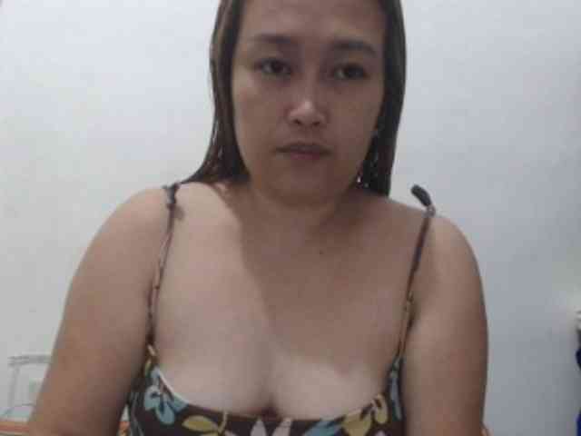 Kissmebabe143 webcam