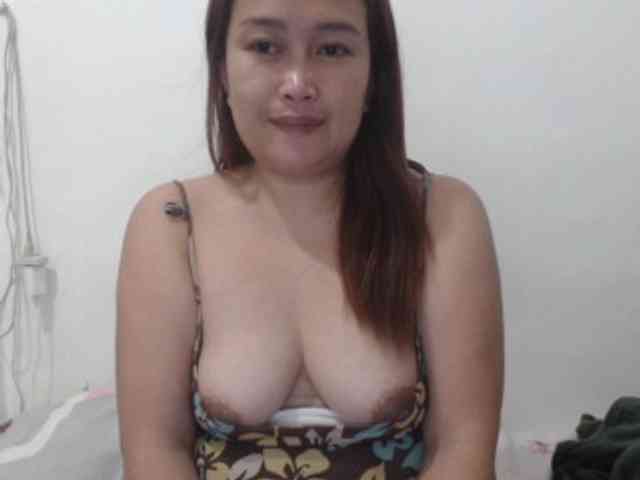 Kissmebabe143 webcam