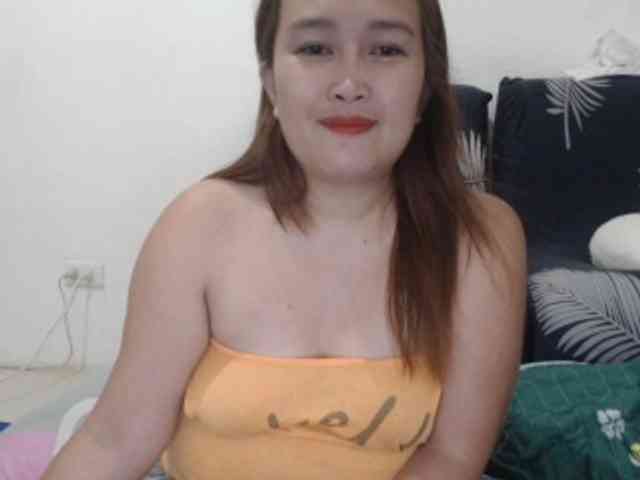 Kissmebabe143 webcam