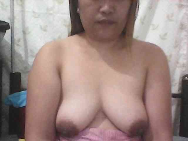 Kissmebabe143 webcam