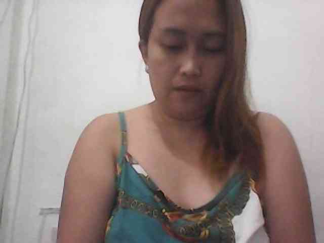 Kissmebabe143 webcam