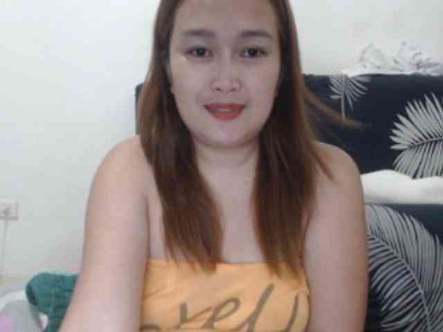 Kissmebabe143 webcam