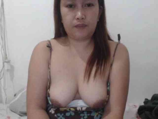 Kissmebabe143 webcam
