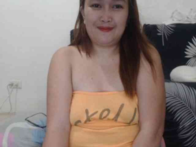 Kissmebabe143 webcam