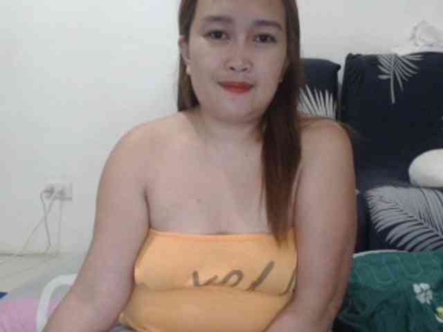 Kissmebabe143 webcam