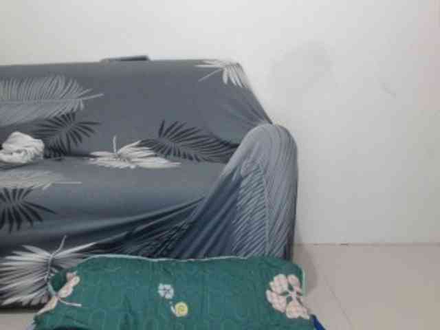 Kissmebabe143 webcam