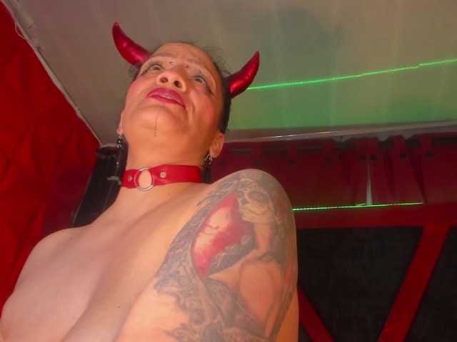 taylorhardcor's BongaCams show and profile