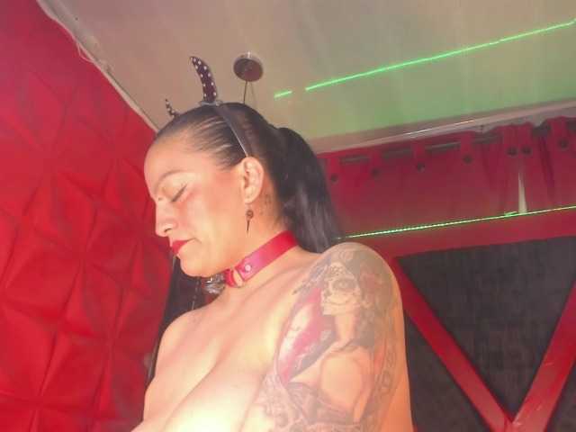 taylorhardcor's BongaCams show and profile