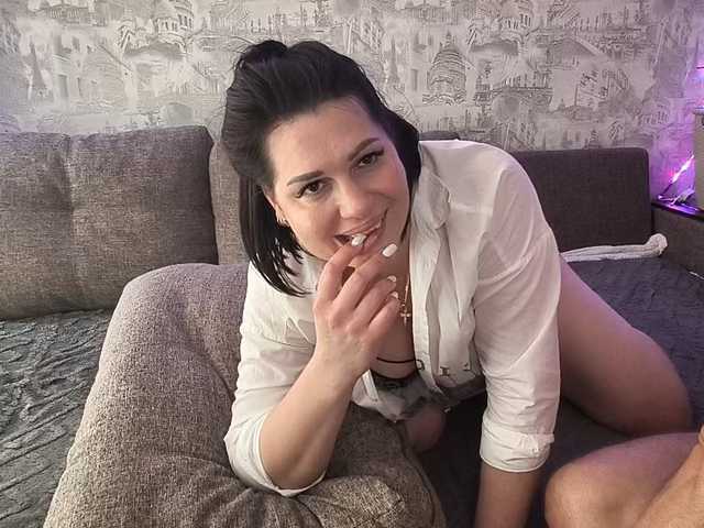 Sladkay-Parochka35's BongaCams show and profile