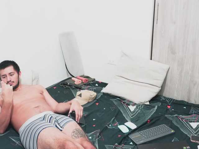 bils2203's BongaCams show and profile