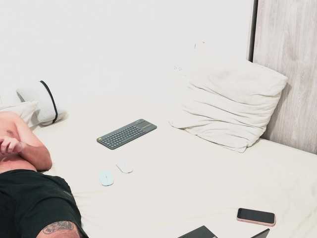 bils2203's BongaCams show and profile