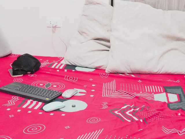 bils2203's BongaCams show and profile