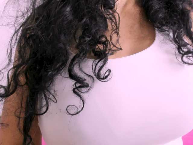 latinvalery webcam bongacams model stream image