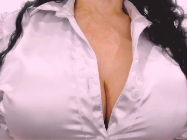 latinvalery's BongaCams show and profile